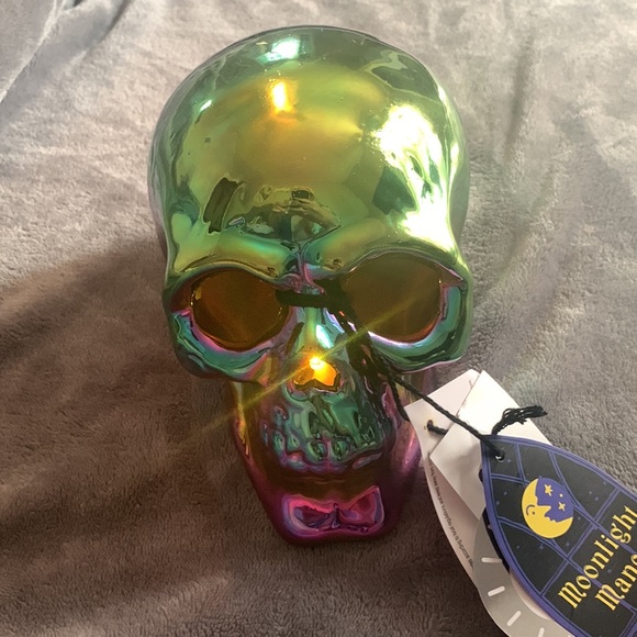 Skull, Tri - Color , Flashing Red, Blue, Green, Flashing Lights, Never Used, - Picture 3 of 9